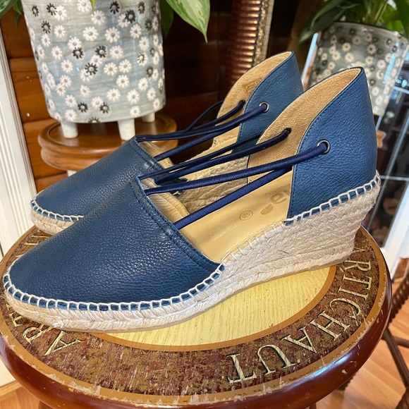 Enna Wedges - Picture 2 of 11